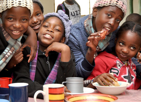 children together at Ekukhanyeni